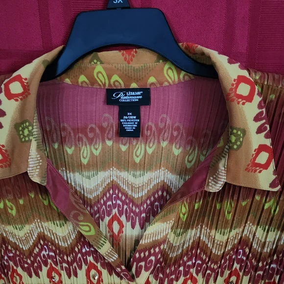 Plus Size Top - Picture 1 of 2